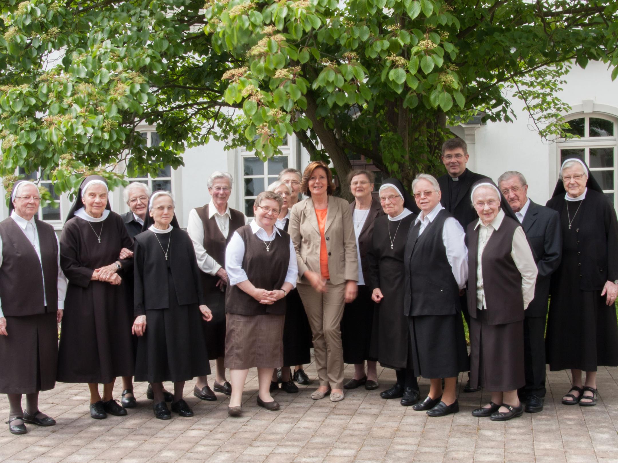 Ministerpräsidentin Malu Dreyer besucht die Franziskanerinnen von der Insel Nonnenwerth.